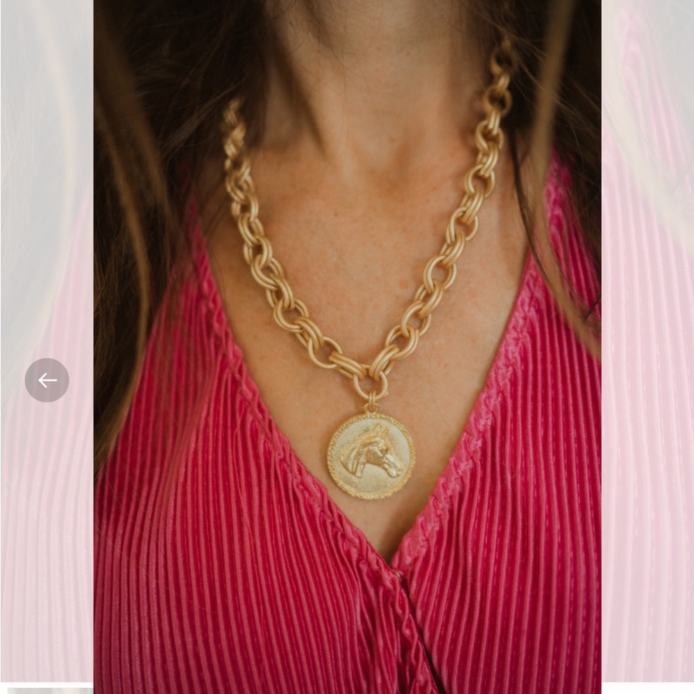 Elegant Gold Chain Necklace